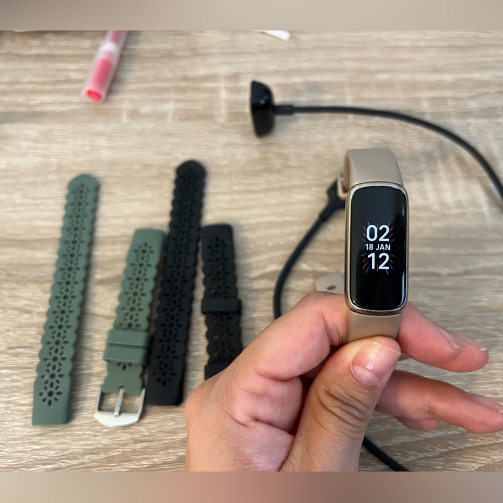 Fitbit Luxe